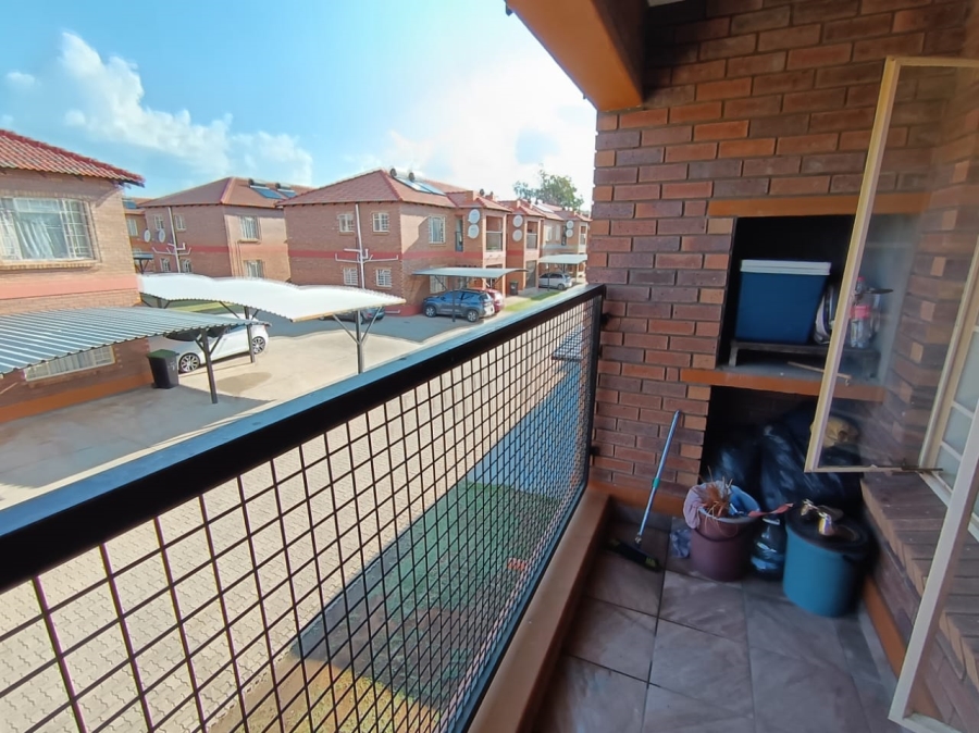 2 Bedroom Property for Sale in Waterval East North West